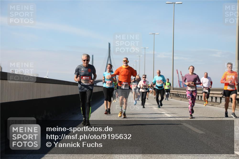 03.10.2025 - Köhlbrandbrückenlauf Yannick Fuchs http://msf.ph/oto/9195632 03.10.2025 12:00:22 Position 3  meine-sportfotos.de