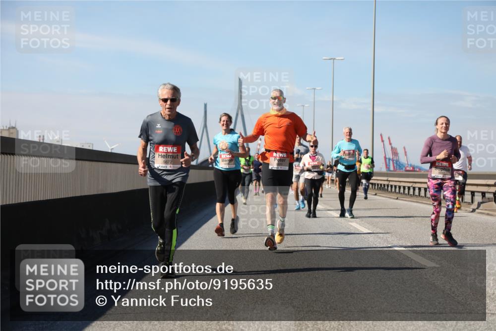 03.10.2025 - Köhlbrandbrückenlauf Yannick Fuchs http://msf.ph/oto/9195635 03.10.2025 12:00:23 Position 3 5672 meine-sportfotos.de