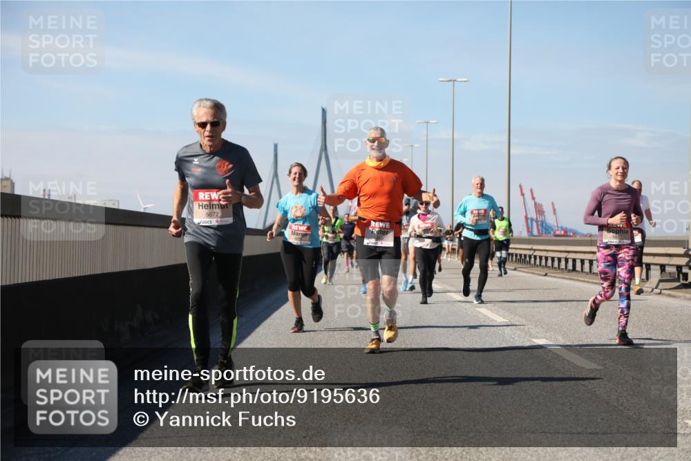 03.10.2025 - Köhlbrandbrückenlauf Yannick Fuchs http://msf.ph/oto/9195636 03.10.2025 12:00:23 Position 3 5672 meine-sportfotos.de