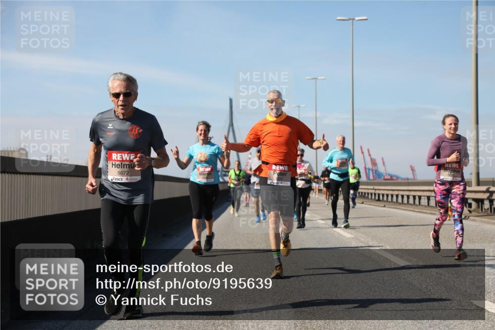 03.10.2025 - Köhlbrandbrückenlauf Yannick Fuchs http://msf.ph/oto/9195639 03.10.2025 12:00:24 Position 3 5672 meine-sportfotos.de