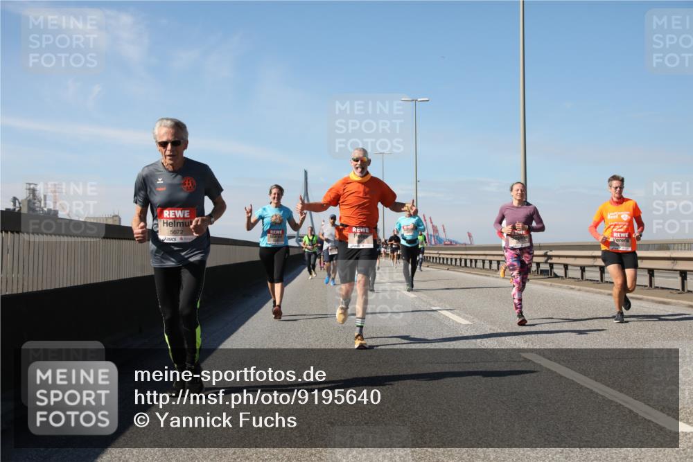 03.10.2025 - Köhlbrandbrückenlauf Yannick Fuchs http://msf.ph/oto/9195640 03.10.2025 12:00:24 Position 3 5672 meine-sportfotos.de