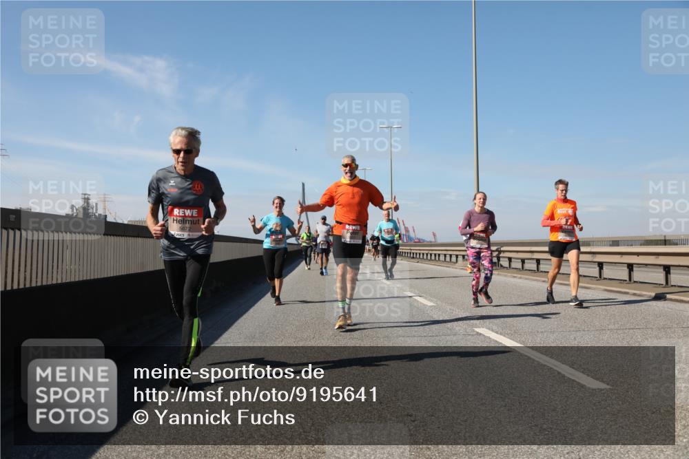 03.10.2025 - Köhlbrandbrückenlauf Yannick Fuchs http://msf.ph/oto/9195641 03.10.2025 12:00:24 Position 3 5672 meine-sportfotos.de