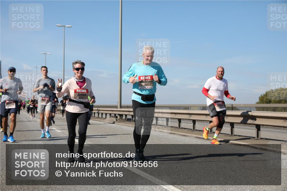03.10.2025 - Köhlbrandbrückenlauf Yannick Fuchs http://msf.ph/oto/9195656 03.10.2025 12:00:28 Position 3 4739, 4885 meine-sportfotos.de