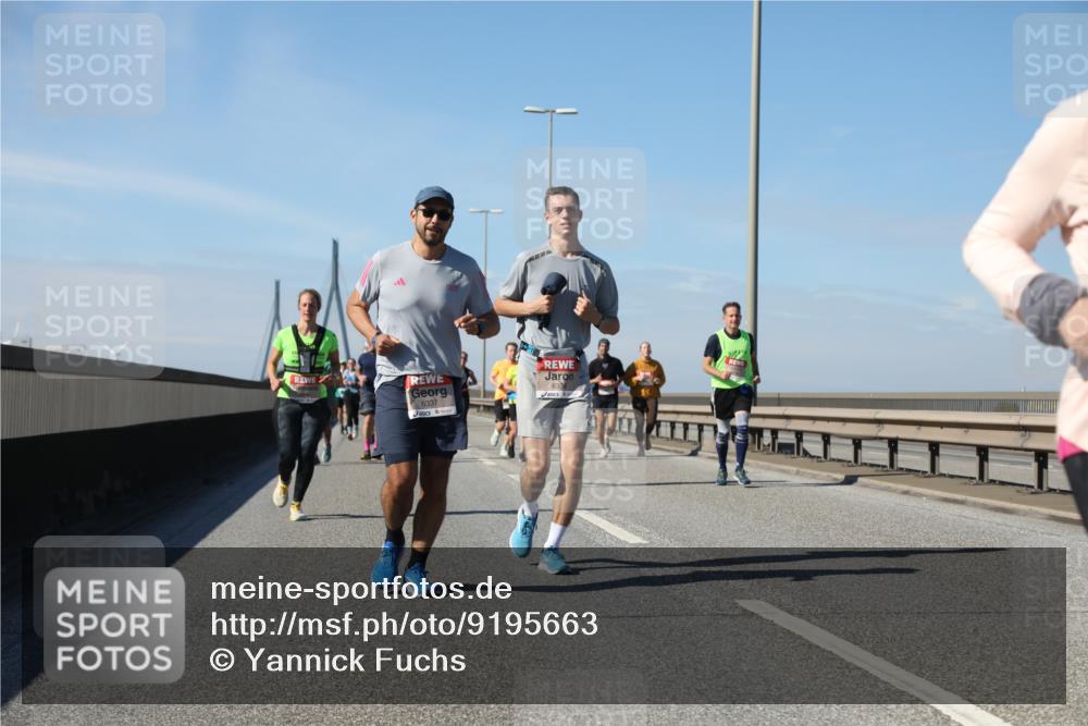 03.10.2025 - Köhlbrandbrückenlauf Yannick Fuchs http://msf.ph/oto/9195663 03.10.2025 12:00:30 Position 3 6338, 6337 meine-sportfotos.de