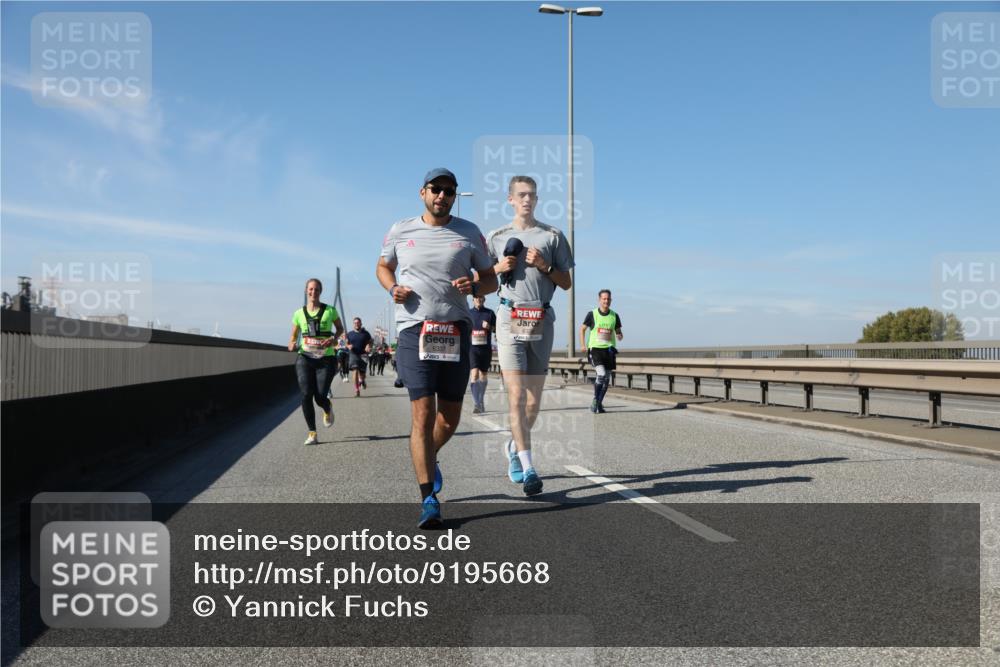 03.10.2025 - Köhlbrandbrückenlauf Yannick Fuchs http://msf.ph/oto/9195668 03.10.2025 12:00:31 Position 3 6337 meine-sportfotos.de