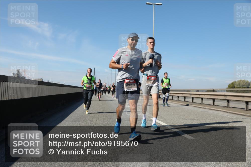 03.10.2025 - Köhlbrandbrückenlauf Yannick Fuchs http://msf.ph/oto/9195670 03.10.2025 12:00:31 Position 3 6337 meine-sportfotos.de