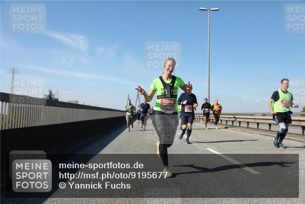 03.10.2025 - Köhlbrandbrückenlauf Yannick Fuchs http://msf.ph/oto/9195677 03.10.2025 12:00:33 Position 3 21, 4846 meine-sportfotos.de
