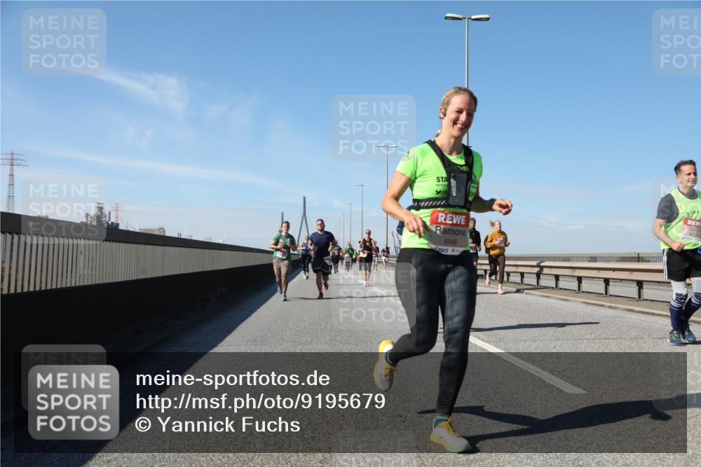 03.10.2025 - Köhlbrandbrückenlauf Yannick Fuchs http://msf.ph/oto/9195679 03.10.2025 12:00:33 Position 3 4846, 6776 meine-sportfotos.de