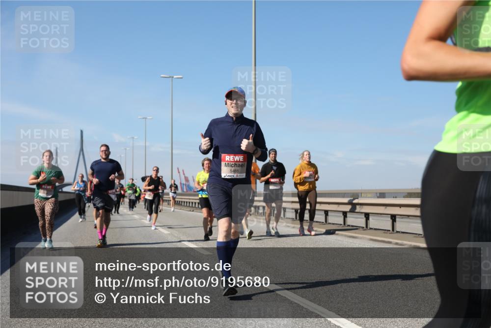 03.10.2025 - Köhlbrandbrückenlauf Yannick Fuchs http://msf.ph/oto/9195680 03.10.2025 12:00:34 Position 3 5488 meine-sportfotos.de