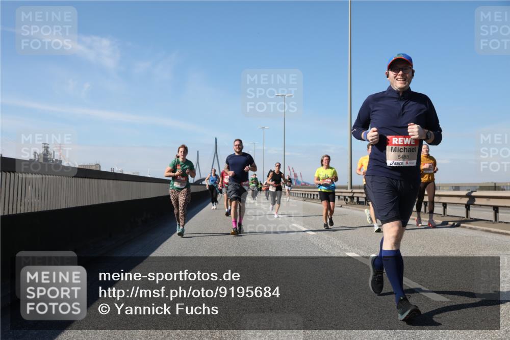 03.10.2025 - Köhlbrandbrückenlauf Yannick Fuchs http://msf.ph/oto/9195684 03.10.2025 12:00:35 Position 3 5488 meine-sportfotos.de