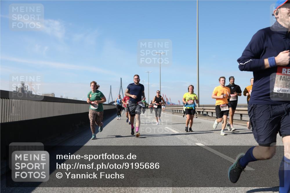 03.10.2025 - Köhlbrandbrückenlauf Yannick Fuchs http://msf.ph/oto/9195686 03.10.2025 12:00:35 Position 3 548 meine-sportfotos.de