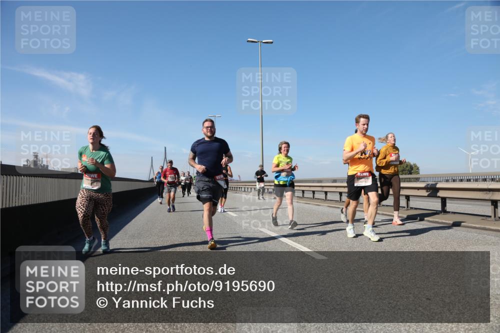 03.10.2025 - Köhlbrandbrückenlauf Yannick Fuchs http://msf.ph/oto/9195690 03.10.2025 12:00:36 Position 3  meine-sportfotos.de