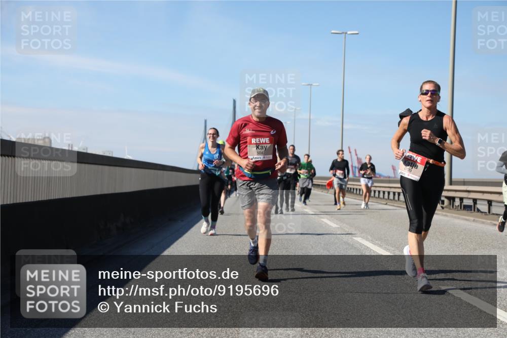 03.10.2025 - Köhlbrandbrückenlauf Yannick Fuchs http://msf.ph/oto/9195696 03.10.2025 12:00:38 Position 3 5047, 4709 meine-sportfotos.de