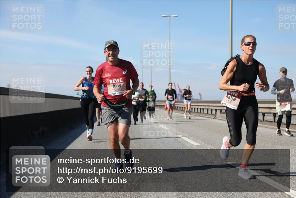 03.10.2025 - Köhlbrandbrückenlauf Yannick Fuchs http://msf.ph/oto/9195699 03.10.2025 12:00:38 Position 3 5047, 4709 meine-sportfotos.de