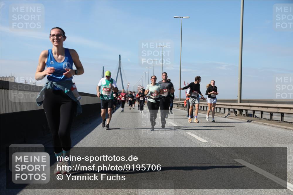 03.10.2025 - Köhlbrandbrückenlauf Yannick Fuchs http://msf.ph/oto/9195706 03.10.2025 12:00:40 Position 3  meine-sportfotos.de