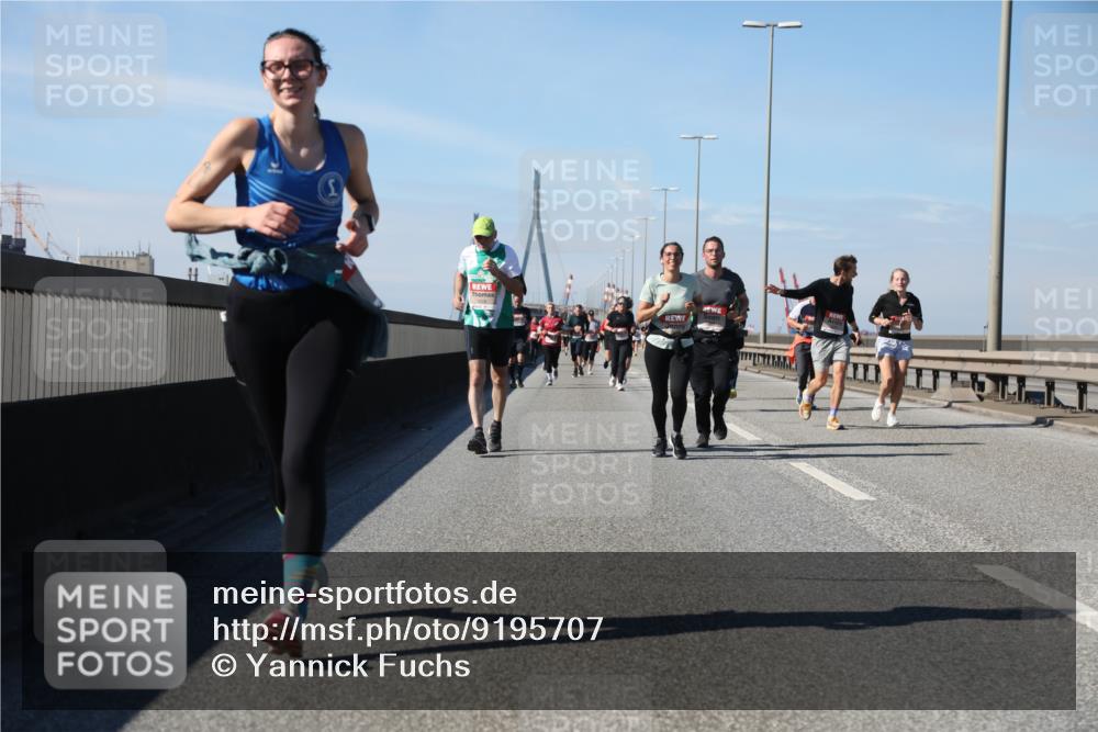 03.10.2025 - Köhlbrandbrückenlauf Yannick Fuchs http://msf.ph/oto/9195707 03.10.2025 12:00:41 Position 3  meine-sportfotos.de