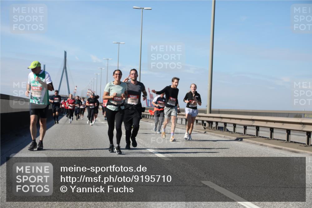 03.10.2025 - Köhlbrandbrückenlauf Yannick Fuchs http://msf.ph/oto/9195710 03.10.2025 12:00:41 Position 3 5076 meine-sportfotos.de
