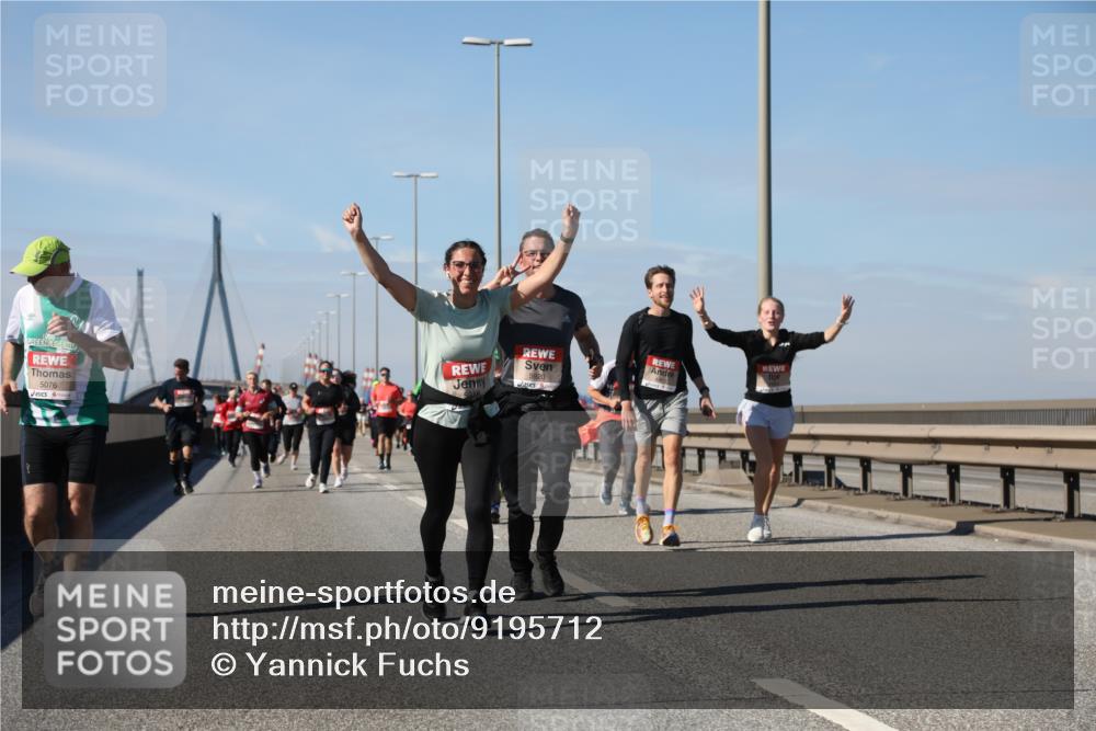 03.10.2025 - Köhlbrandbrückenlauf Yannick Fuchs http://msf.ph/oto/9195712 03.10.2025 12:00:42 Position 3 5076 meine-sportfotos.de