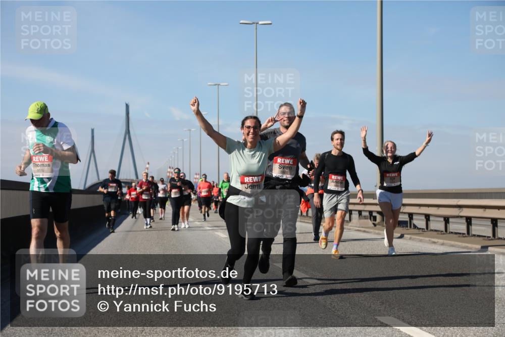 03.10.2025 - Köhlbrandbrückenlauf Yannick Fuchs http://msf.ph/oto/9195713 03.10.2025 12:00:42 Position 3 5076, 5920 meine-sportfotos.de
