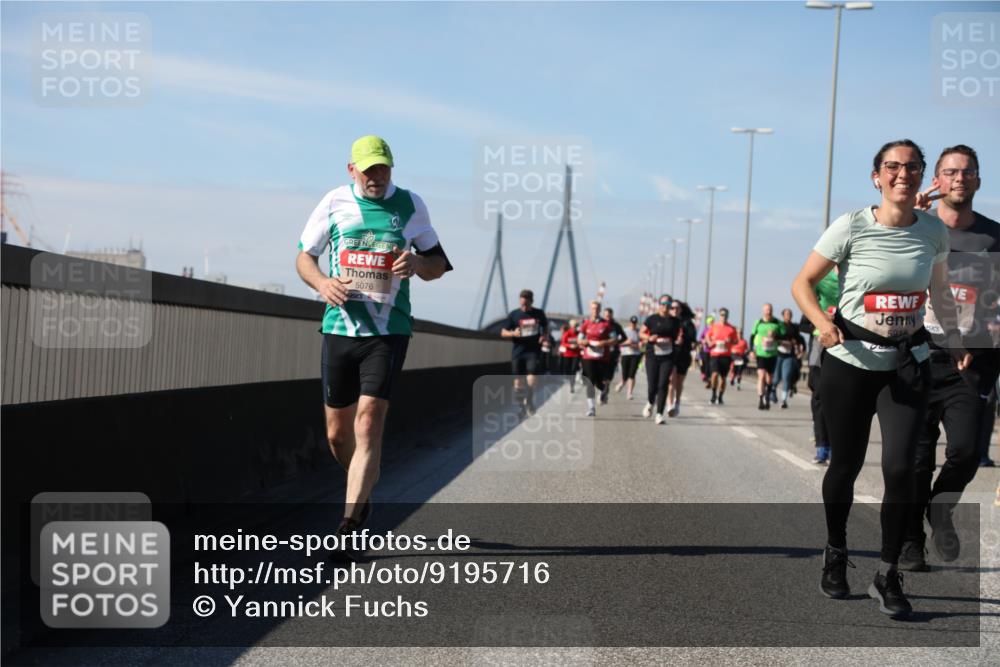 03.10.2025 - Köhlbrandbrückenlauf Yannick Fuchs http://msf.ph/oto/9195716 03.10.2025 12:00:43 Position 3 5076, 5918 meine-sportfotos.de