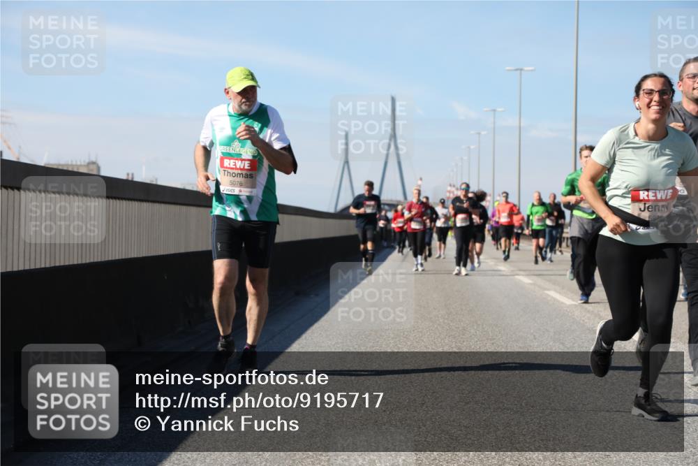 03.10.2025 - Köhlbrandbrückenlauf Yannick Fuchs http://msf.ph/oto/9195717 03.10.2025 12:00:43 Position 3 5076, 5010, 80 meine-sportfotos.de