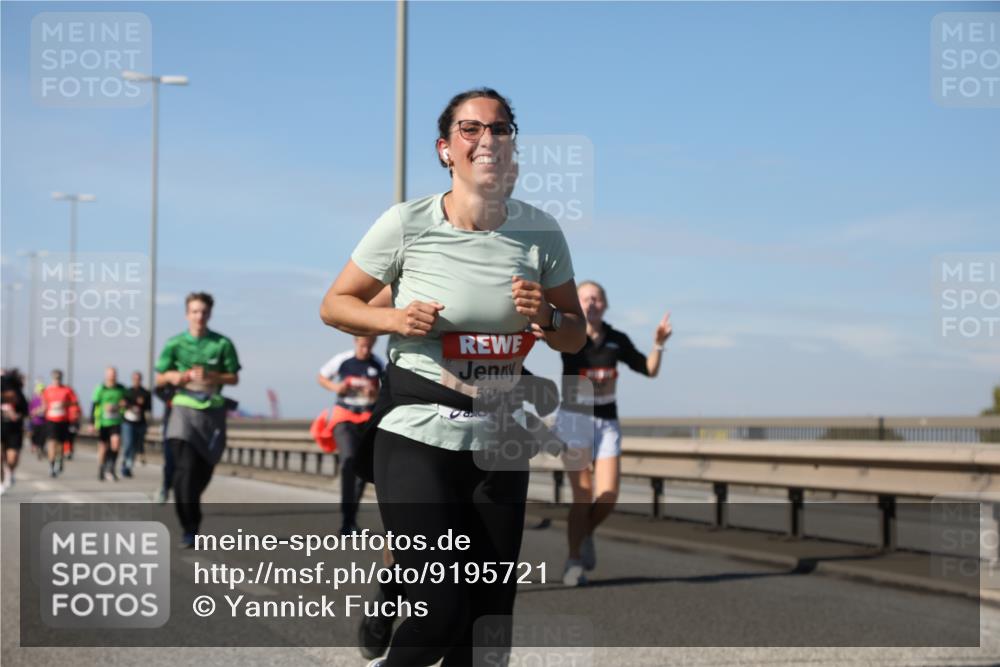 03.10.2025 - Köhlbrandbrückenlauf Yannick Fuchs http://msf.ph/oto/9195721 03.10.2025 12:00:44 Position 3 5010 meine-sportfotos.de