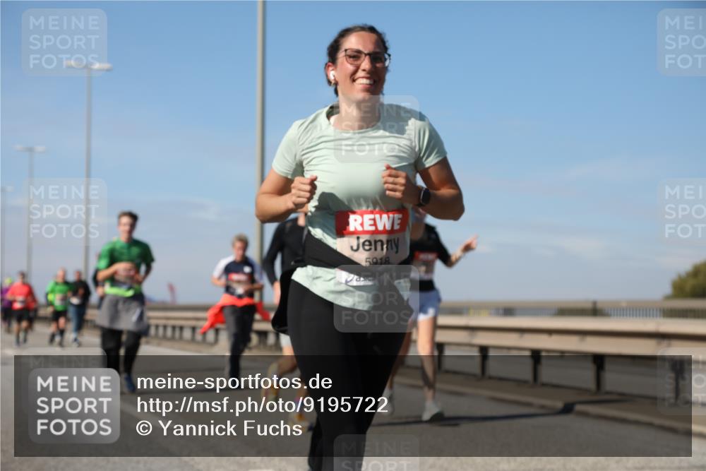 03.10.2025 - Köhlbrandbrückenlauf Yannick Fuchs http://msf.ph/oto/9195722 03.10.2025 12:00:44 Position 3 5918 meine-sportfotos.de