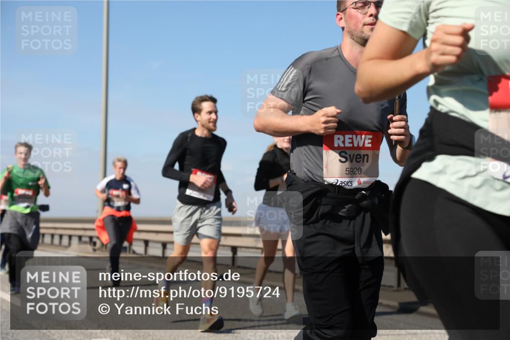 03.10.2025 - Köhlbrandbrückenlauf Yannick Fuchs http://msf.ph/oto/9195724 03.10.2025 12:00:44 Position 3 15, 5920 meine-sportfotos.de
