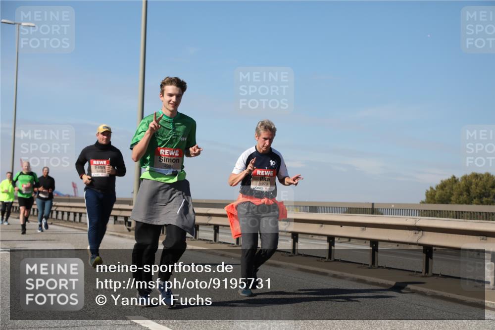 03.10.2025 - Köhlbrandbrückenlauf Yannick Fuchs http://msf.ph/oto/9195731 03.10.2025 12:00:46 Position 3 4981, 4979 meine-sportfotos.de