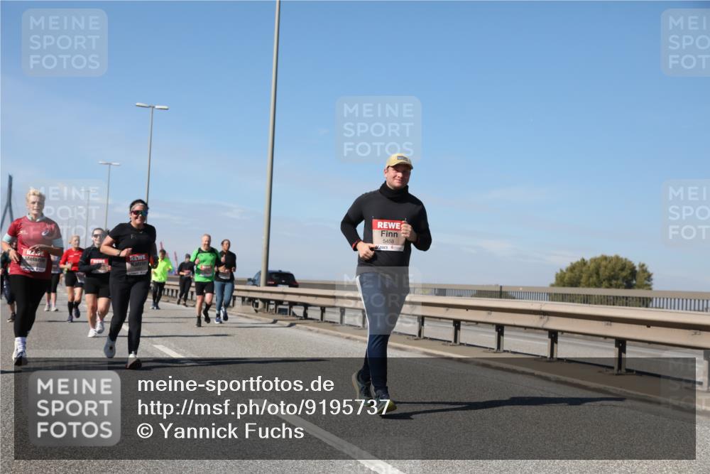 03.10.2025 - Köhlbrandbrückenlauf Yannick Fuchs http://msf.ph/oto/9195737 03.10.2025 12:00:48 Position 3 5458 meine-sportfotos.de