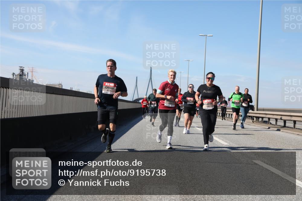 03.10.2025 - Köhlbrandbrückenlauf Yannick Fuchs http://msf.ph/oto/9195738 03.10.2025 12:00:49 Position 3 5578 meine-sportfotos.de