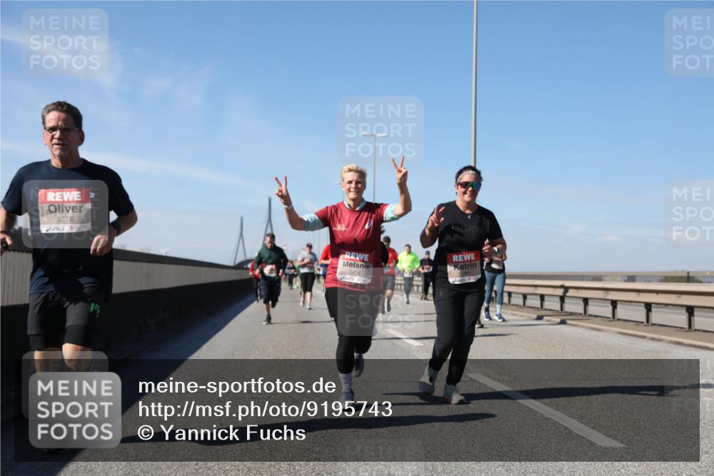 03.10.2025 - Köhlbrandbrückenlauf Yannick Fuchs http://msf.ph/oto/9195743 03.10.2025 12:00:50 Position 3 5578, 5405, 5981 meine-sportfotos.de