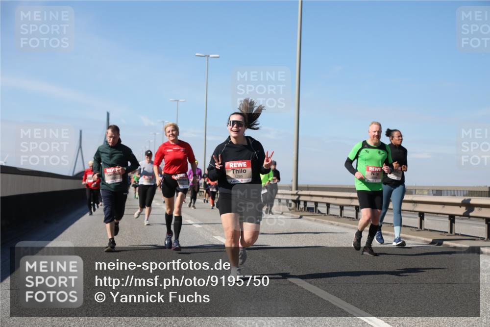 03.10.2025 - Köhlbrandbrückenlauf Yannick Fuchs http://msf.ph/oto/9195750 03.10.2025 12:00:51 Position 3 4285 meine-sportfotos.de
