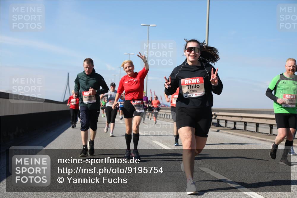 03.10.2025 - Köhlbrandbrückenlauf Yannick Fuchs http://msf.ph/oto/9195754 03.10.2025 12:00:52 Position 3 4285, 5704 meine-sportfotos.de