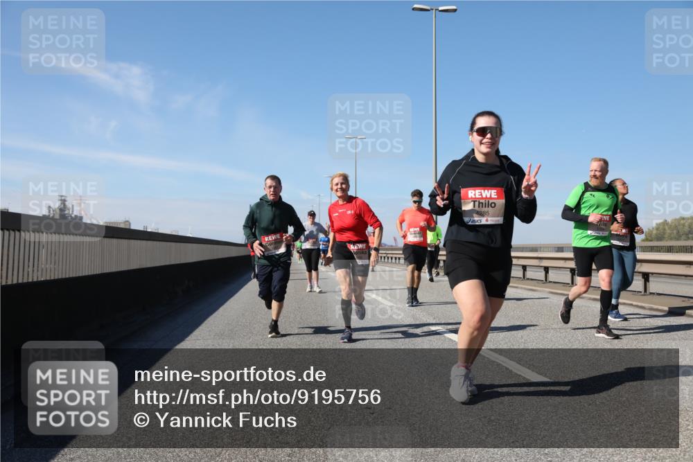 03.10.2025 - Köhlbrandbrückenlauf Yannick Fuchs http://msf.ph/oto/9195756 03.10.2025 12:00:52 Position 3 4285 meine-sportfotos.de