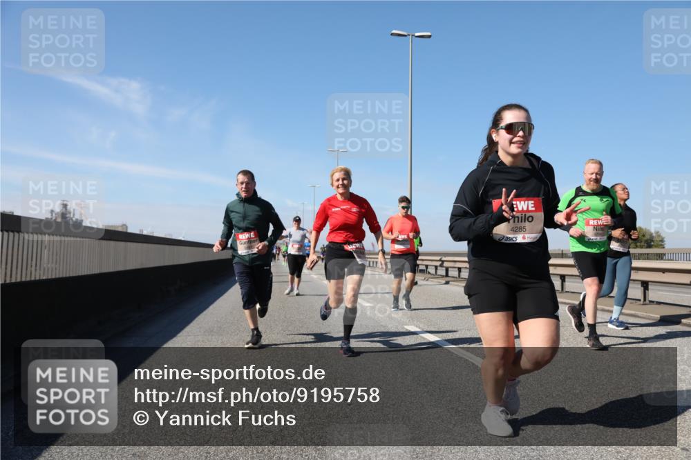 03.10.2025 - Köhlbrandbrückenlauf Yannick Fuchs http://msf.ph/oto/9195758 03.10.2025 12:00:53 Position 3 4285 meine-sportfotos.de