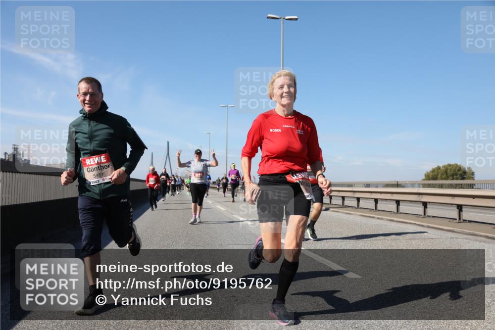 03.10.2025 - Köhlbrandbrückenlauf Yannick Fuchs http://msf.ph/oto/9195762 03.10.2025 12:00:54 Position 3 5481 meine-sportfotos.de