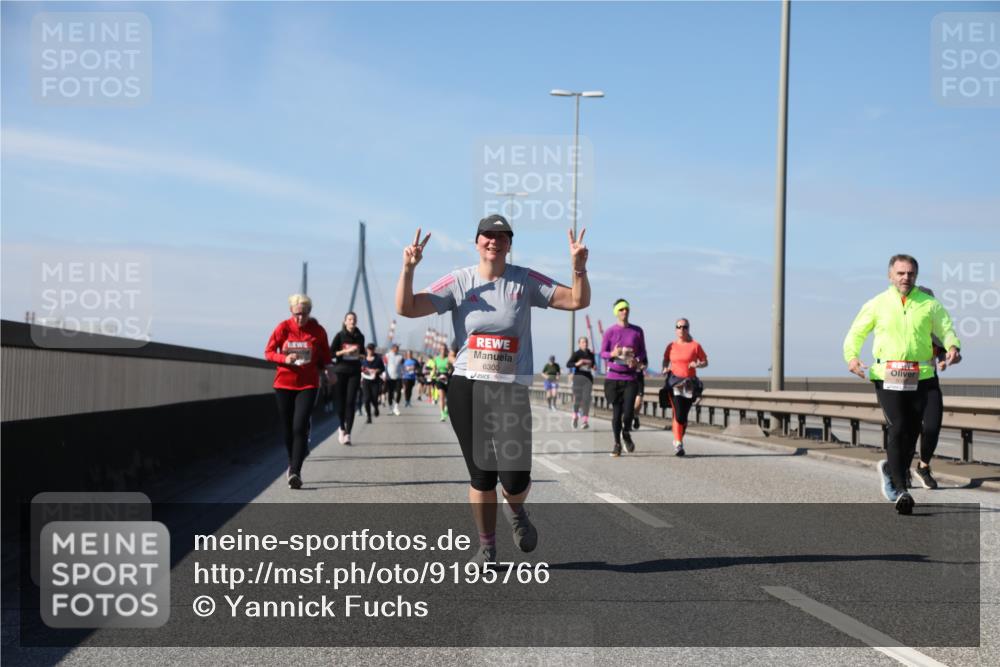 03.10.2025 - Köhlbrandbrückenlauf Yannick Fuchs http://msf.ph/oto/9195766 03.10.2025 12:00:55 Position 3 6300 meine-sportfotos.de
