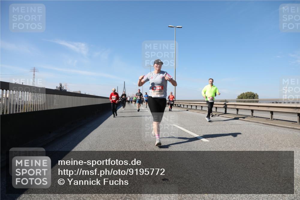 03.10.2025 - Köhlbrandbrückenlauf Yannick Fuchs http://msf.ph/oto/9195772 03.10.2025 12:00:56 Position 3 6300 meine-sportfotos.de