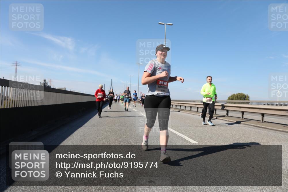 03.10.2025 - Köhlbrandbrückenlauf Yannick Fuchs http://msf.ph/oto/9195774 03.10.2025 12:00:56 Position 3 6300 meine-sportfotos.de