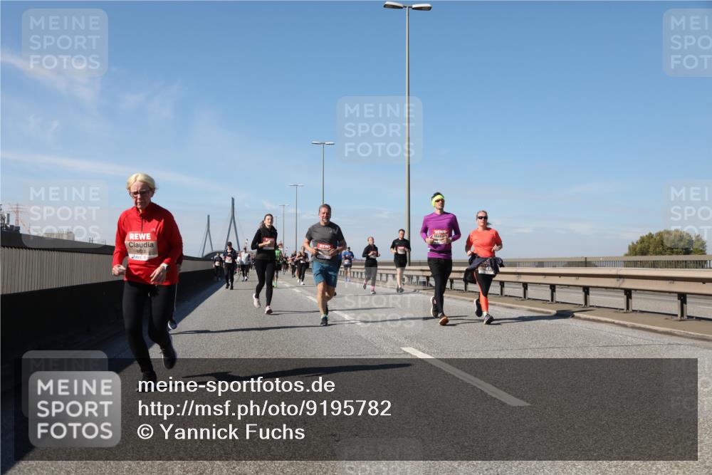 03.10.2025 - Köhlbrandbrückenlauf Yannick Fuchs http://msf.ph/oto/9195782 03.10.2025 12:00:58 Position 3 387 meine-sportfotos.de