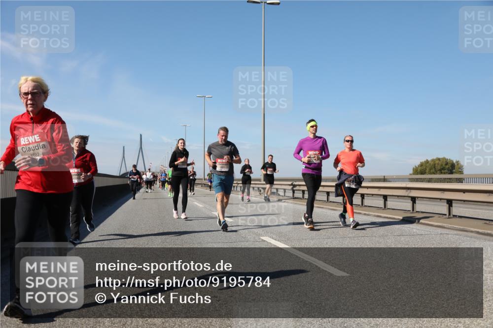03.10.2025 - Köhlbrandbrückenlauf Yannick Fuchs http://msf.ph/oto/9195784 03.10.2025 12:00:59 Position 3 4887 meine-sportfotos.de