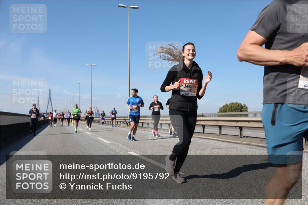 03.10.2025 - Köhlbrandbrückenlauf Yannick Fuchs http://msf.ph/oto/9195792 03.10.2025 12:01:01 Position 3 4350 meine-sportfotos.de