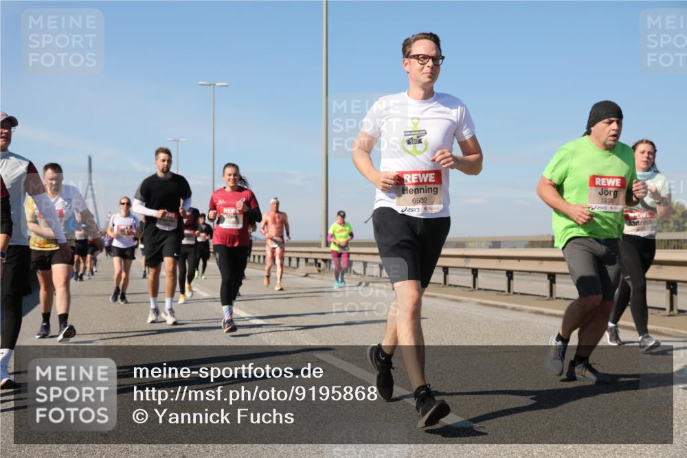 03.10.2025 - Köhlbrandbrückenlauf Yannick Fuchs http://msf.ph/oto/9195868 03.10.2025 12:01:22 Position 3 2017, 6532, 5235 meine-sportfotos.de