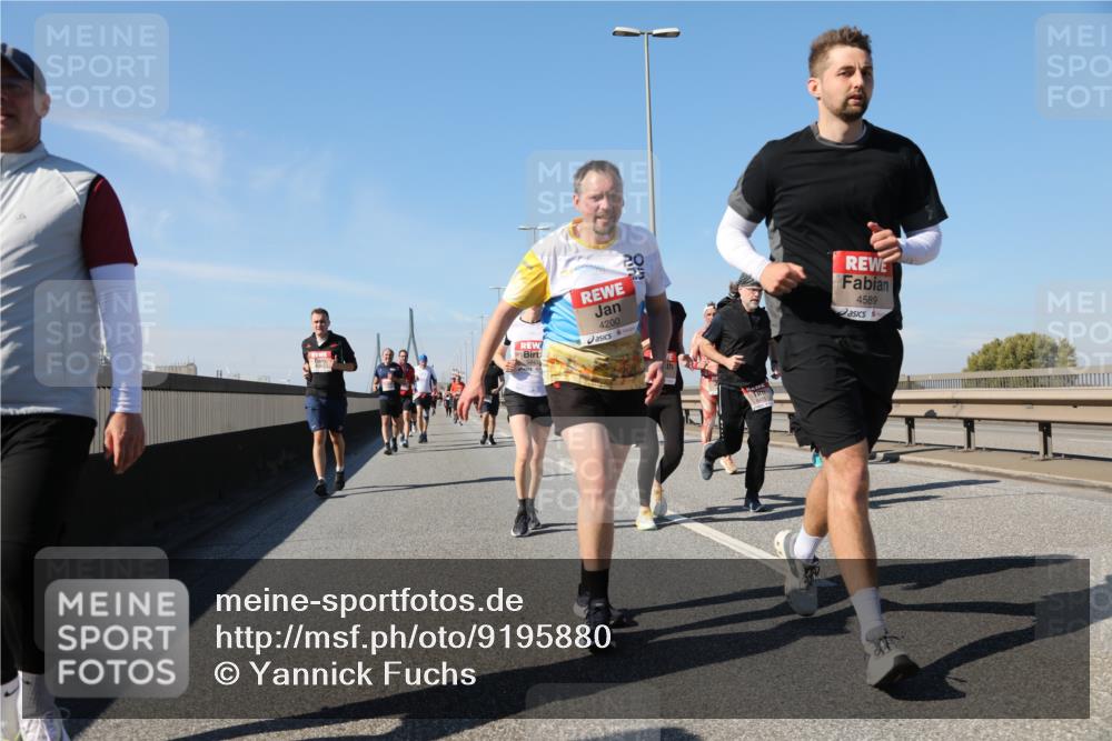 03.10.2025 - Köhlbrandbrückenlauf Yannick Fuchs http://msf.ph/oto/9195880 03.10.2025 12:01:25 Position 3 4200, 4589 meine-sportfotos.de