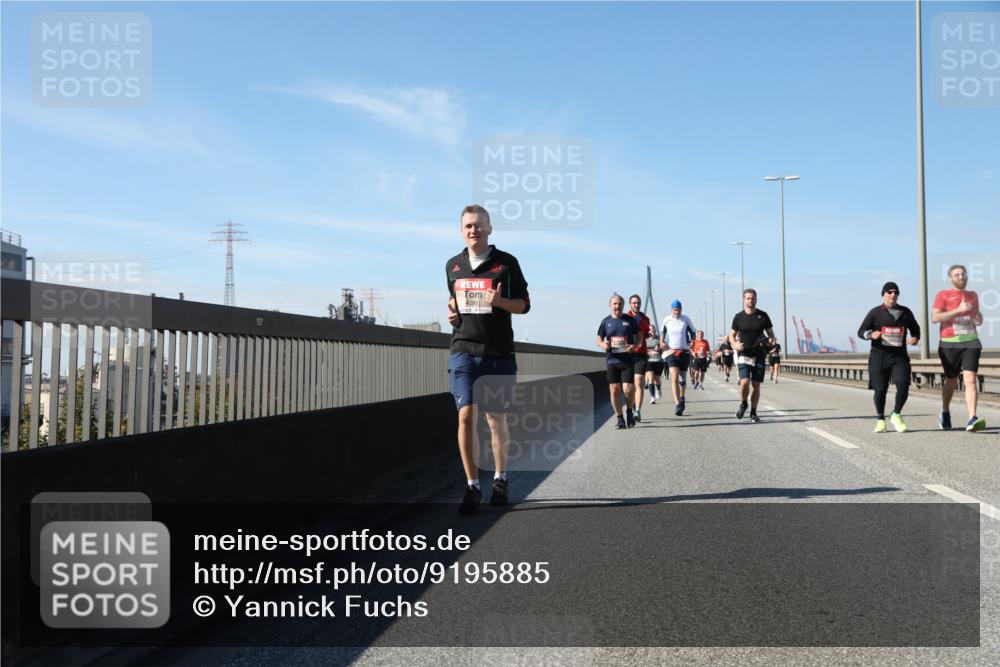 03.10.2025 - Köhlbrandbrückenlauf Yannick Fuchs http://msf.ph/oto/9195885 03.10.2025 12:01:27 Position 3 4286 meine-sportfotos.de