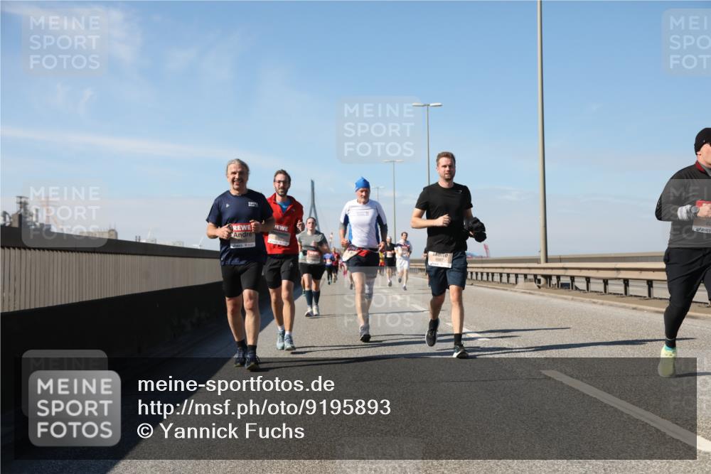 03.10.2025 - Köhlbrandbrückenlauf Yannick Fuchs http://msf.ph/oto/9195893 03.10.2025 12:01:29 Position 3  meine-sportfotos.de