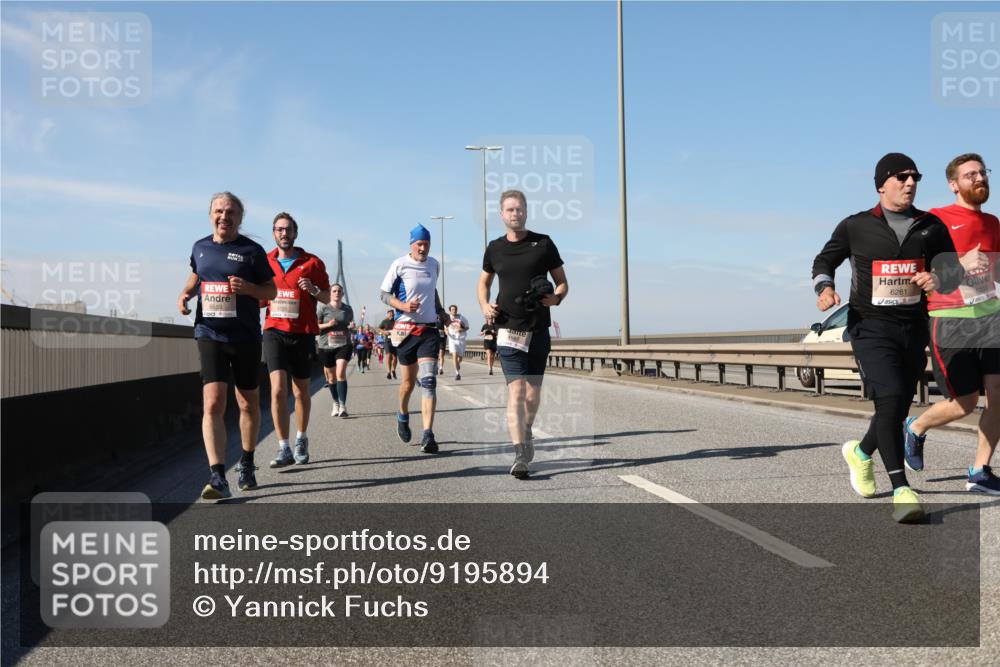 03.10.2025 - Köhlbrandbrückenlauf Yannick Fuchs http://msf.ph/oto/9195894 03.10.2025 12:01:29 Position 3 6653, 6261 meine-sportfotos.de
