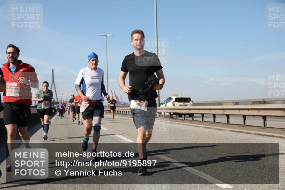 03.10.2025 - Köhlbrandbrückenlauf Yannick Fuchs http://msf.ph/oto/9195897 03.10.2025 12:01:30 Position 3 5725, 4987, 613 meine-sportfotos.de