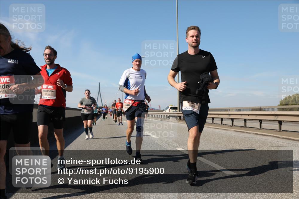 03.10.2025 - Köhlbrandbrückenlauf Yannick Fuchs http://msf.ph/oto/9195900 03.10.2025 12:01:30 Position 3 25, 4217, 653, 5725, 613, 4987 meine-sportfotos.de